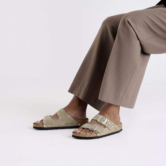 Birkenstock Arizona Rivets Taupe lifestyle look